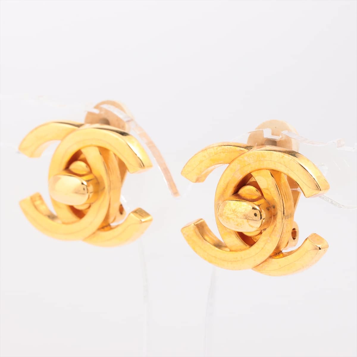 Chanel Coco Mark Turnlock 95A Earrings (for both ears) GP Gold