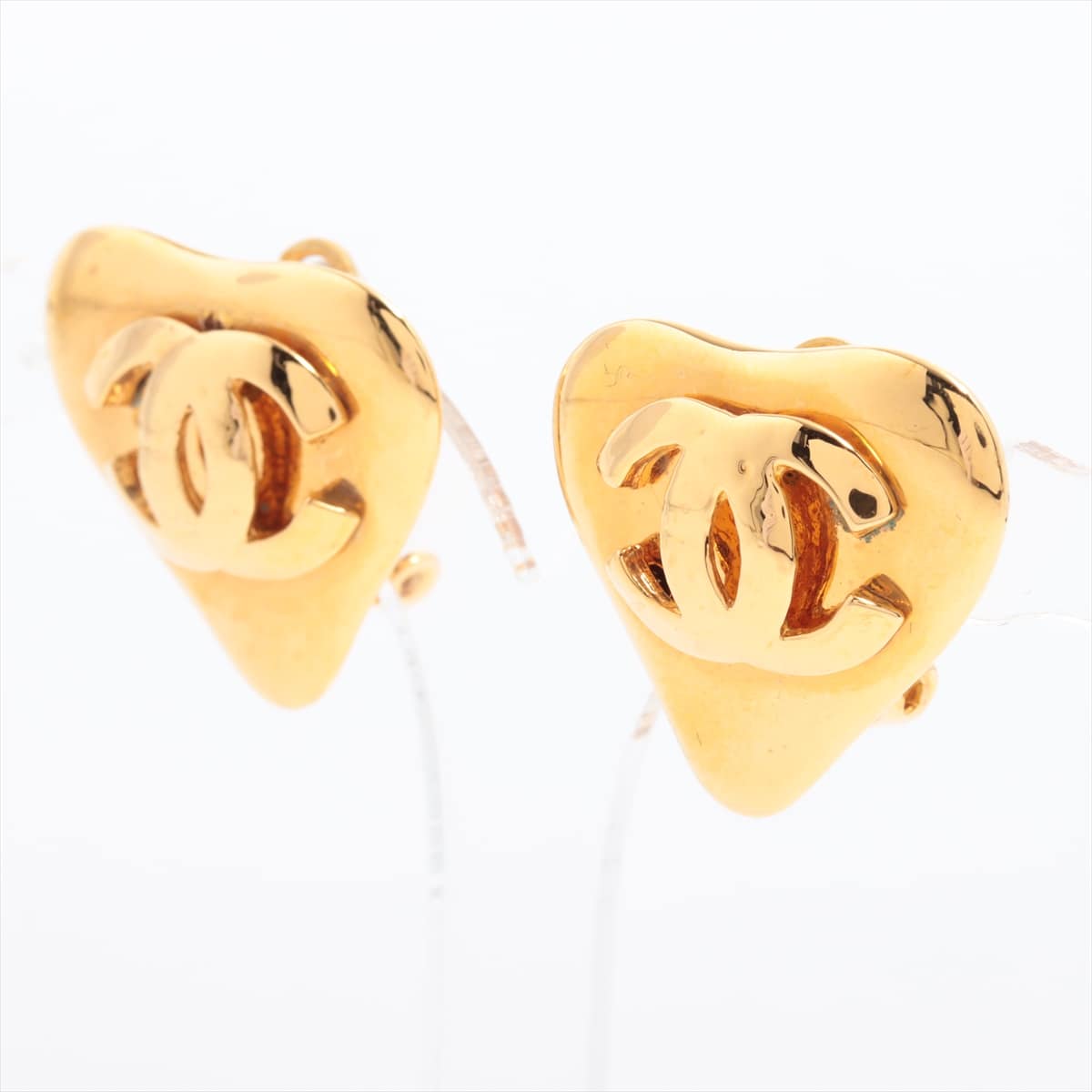 Chanel hearts 93P Earrings (for both ears) GP Gold