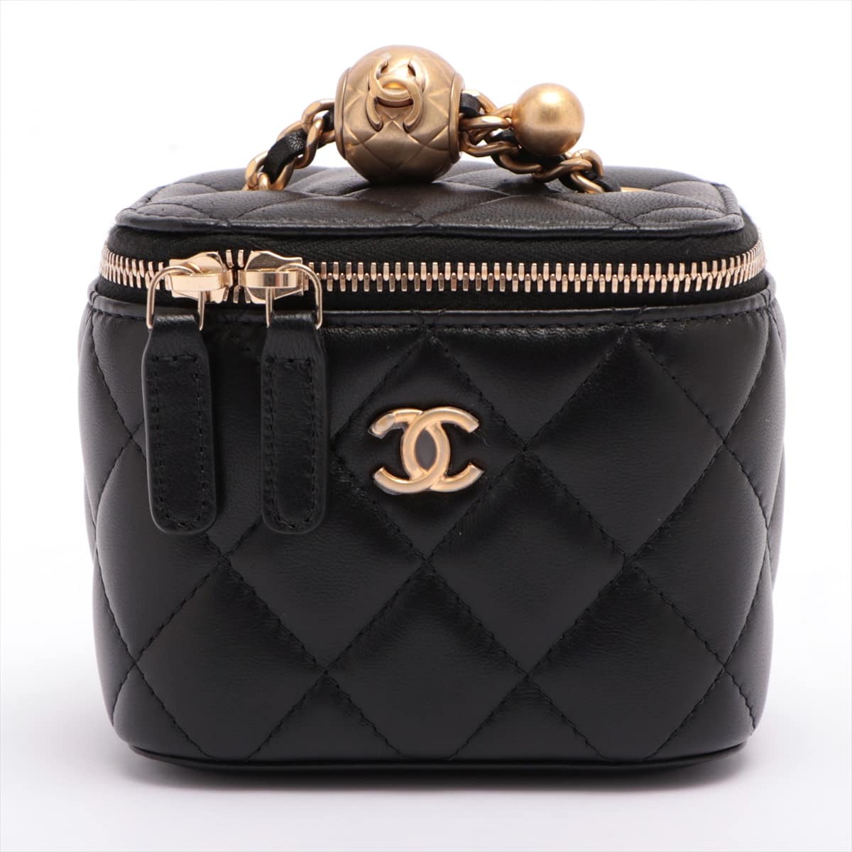 Chanel Matelasse Lambskin Vanity bag Black Gold Metal fittings 31st AP2198