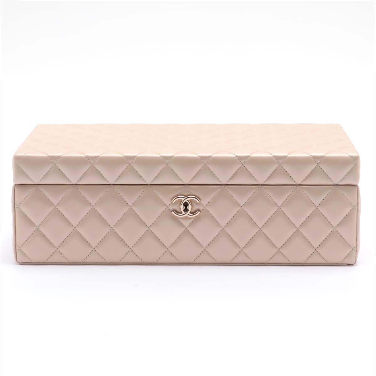 Chanel Matelasse Lambskin Jewelry case Champagne Gold Gold Metal fittings 22XXXXXX With a key