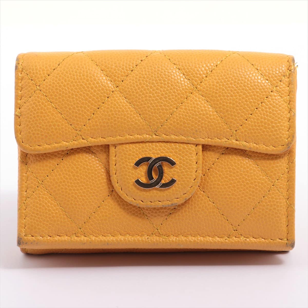 Chanel Matelasse Caviarskin Compact Wallet Yellow Gold Metal fittings 26XXXXXX