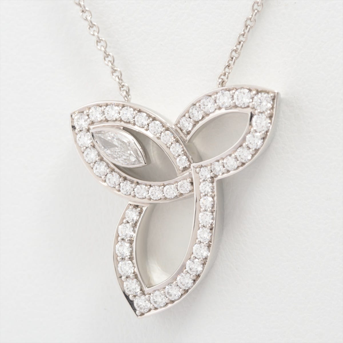Harry Winston Lily Cluster diamond Necklace Pt950 11.9g