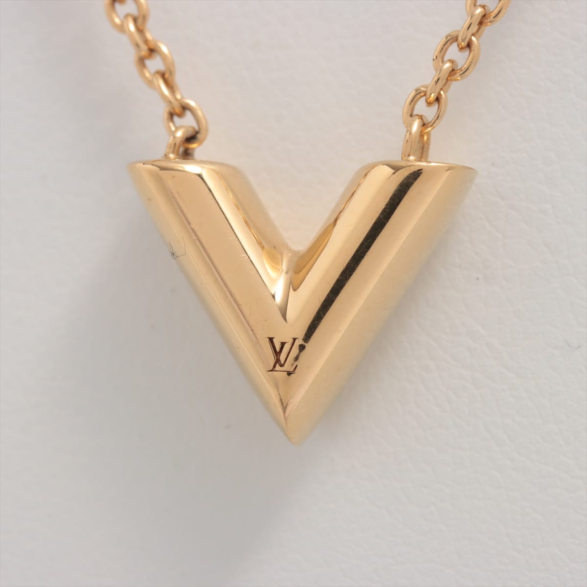 Louis Vuitton M61083 Essential V OB1200 Necklace GP Gold