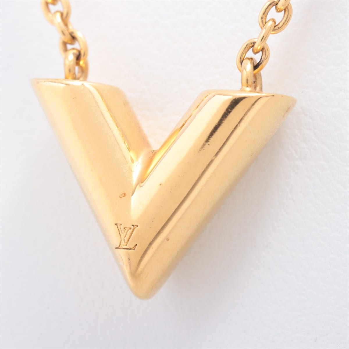 Louis Vuitton M61083 Essential V LE1117 Necklace GP Gold