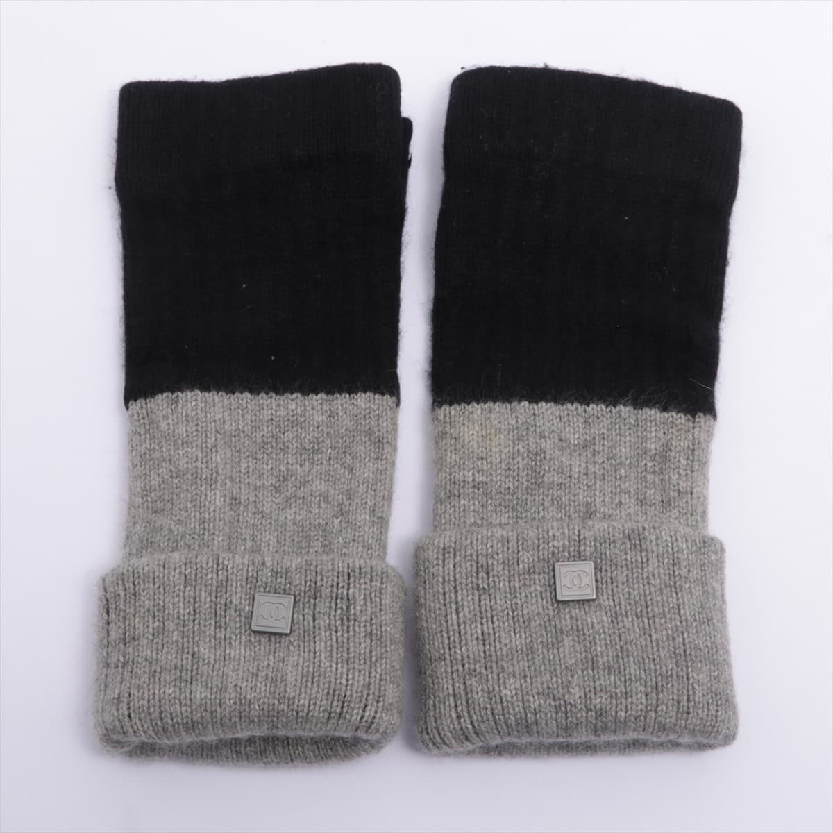 Chanel Sport Line Gloves Cashmere Black x Gray Gloves
