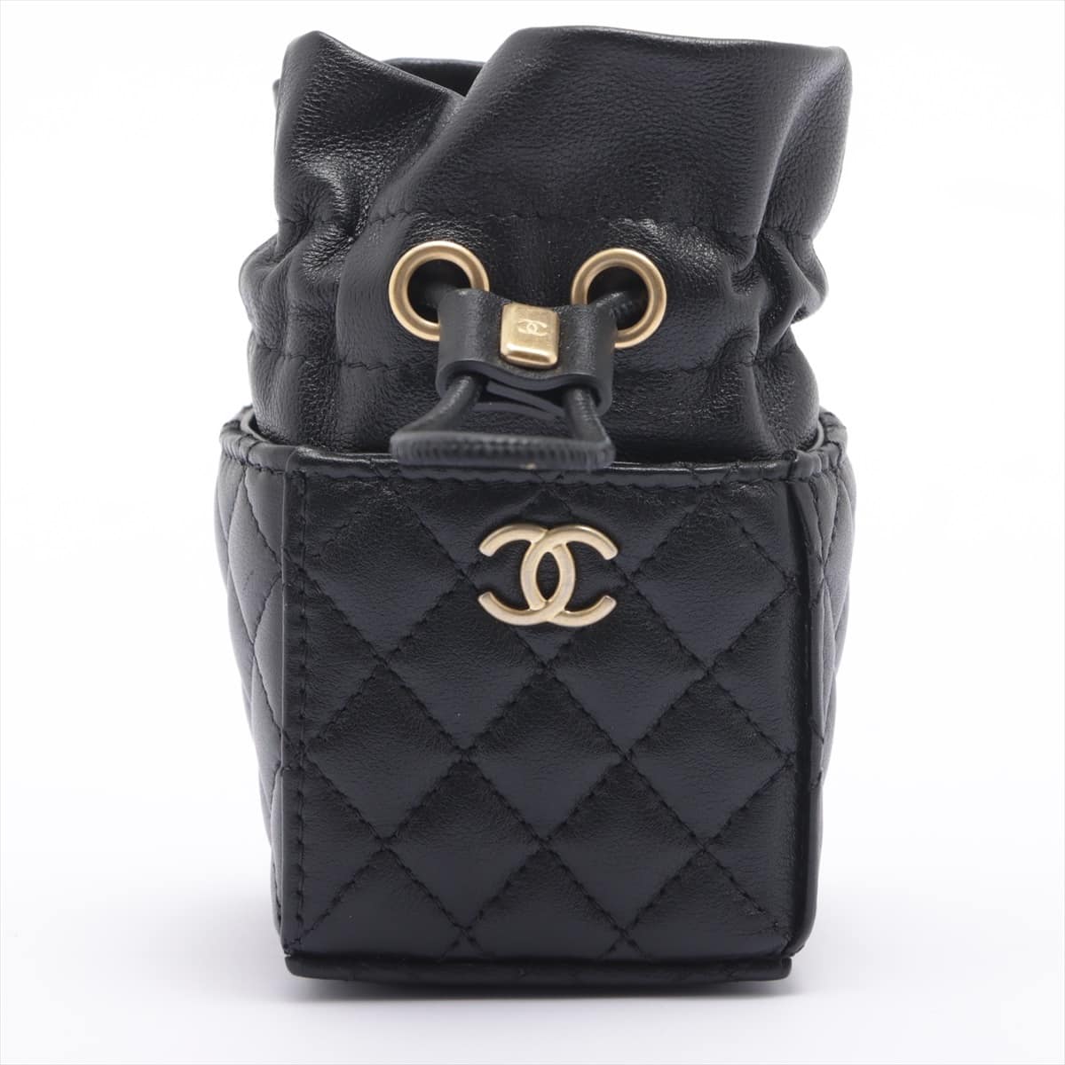 Chanel Matelasse Lambskin Chain shoulder bag Pouch Black Gold Metal fittings 31st