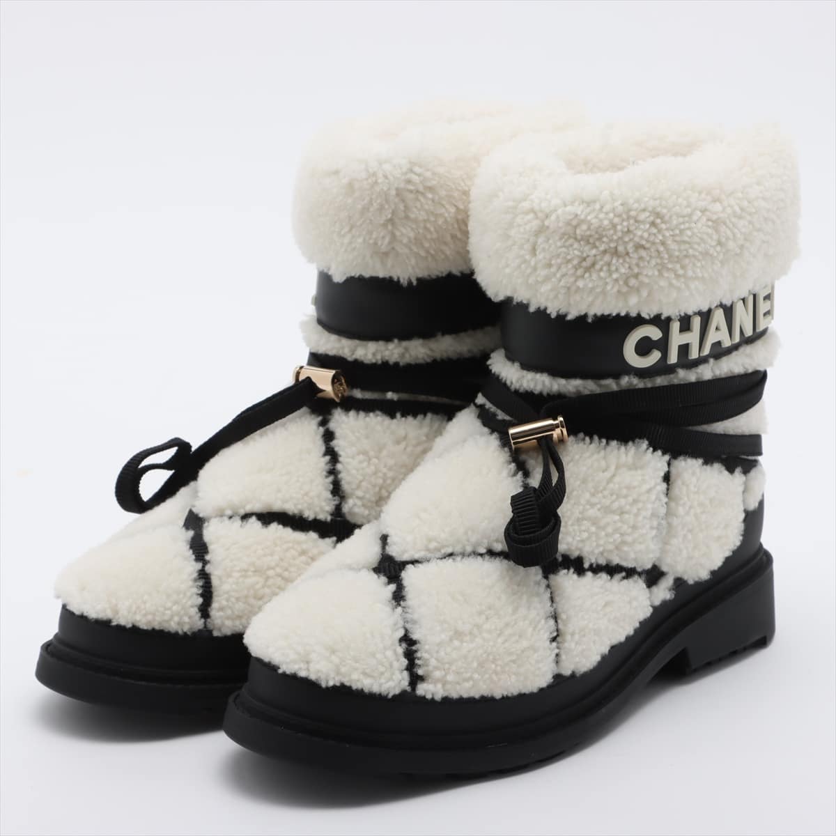 Chanel Coco Mark 19AW Fabric Boots 38 Ladies' Black × White G35342 Boa Sole can be reversed back and forth