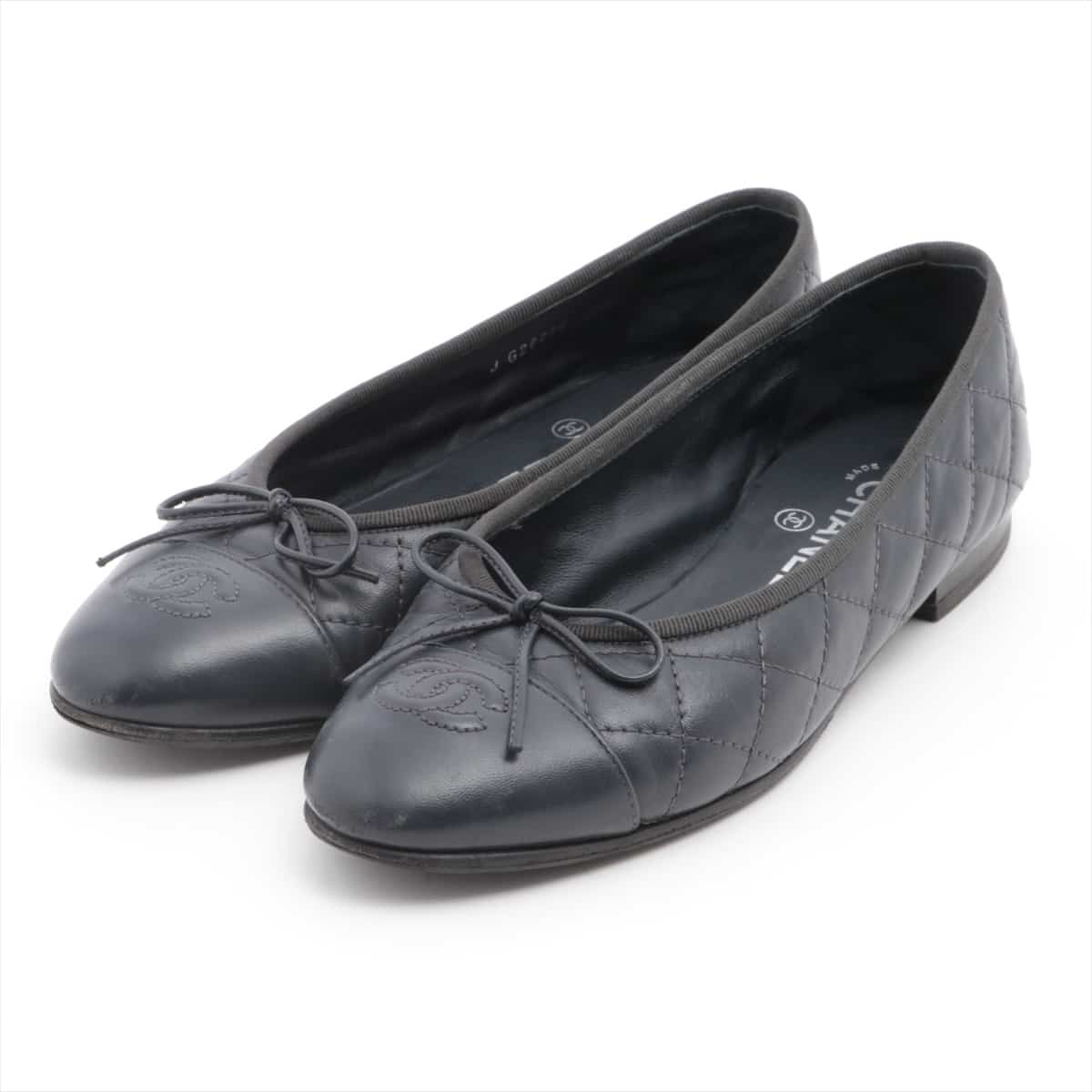 Chanel Coco Mark Matelasse 18AW Leather Flat Pumps 37 1/2 Ladies' Navy blue G26250 There are lift repairs