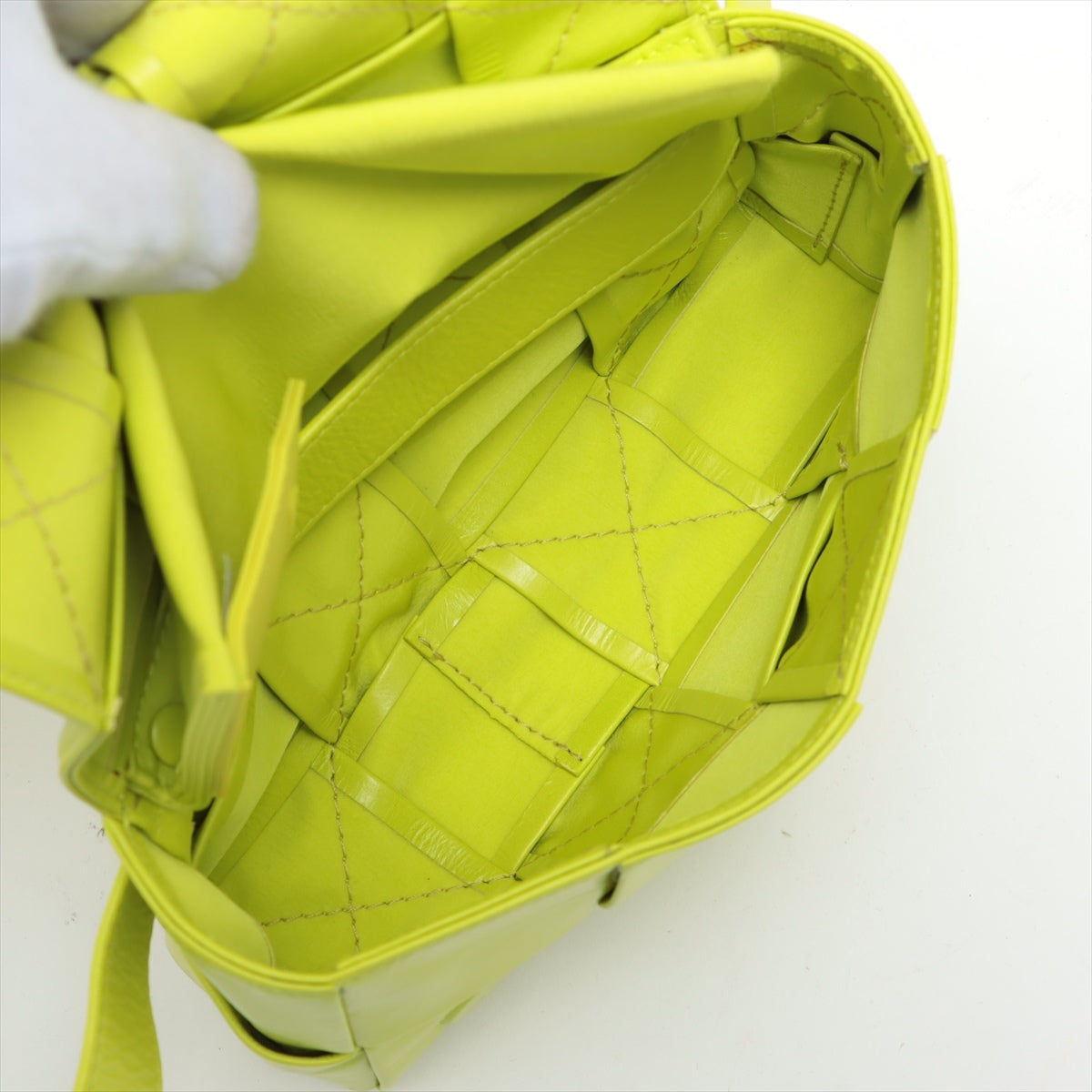 Bottega Veneta maxi intrecciato Cassette Leather Sling backpack Green