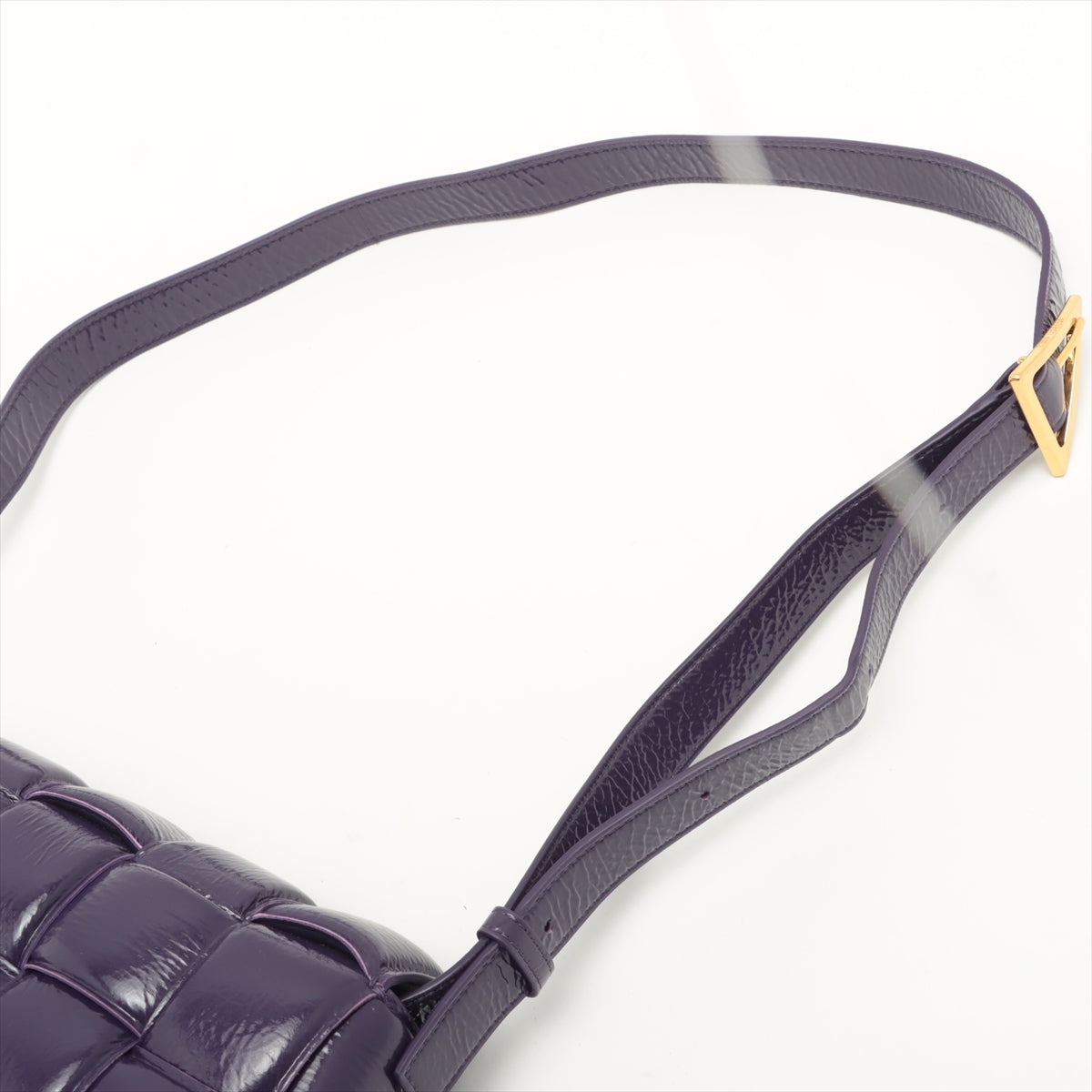 Bottega Veneta maxi intrecciato padded cassette Patent leather Shoulder bag Purple