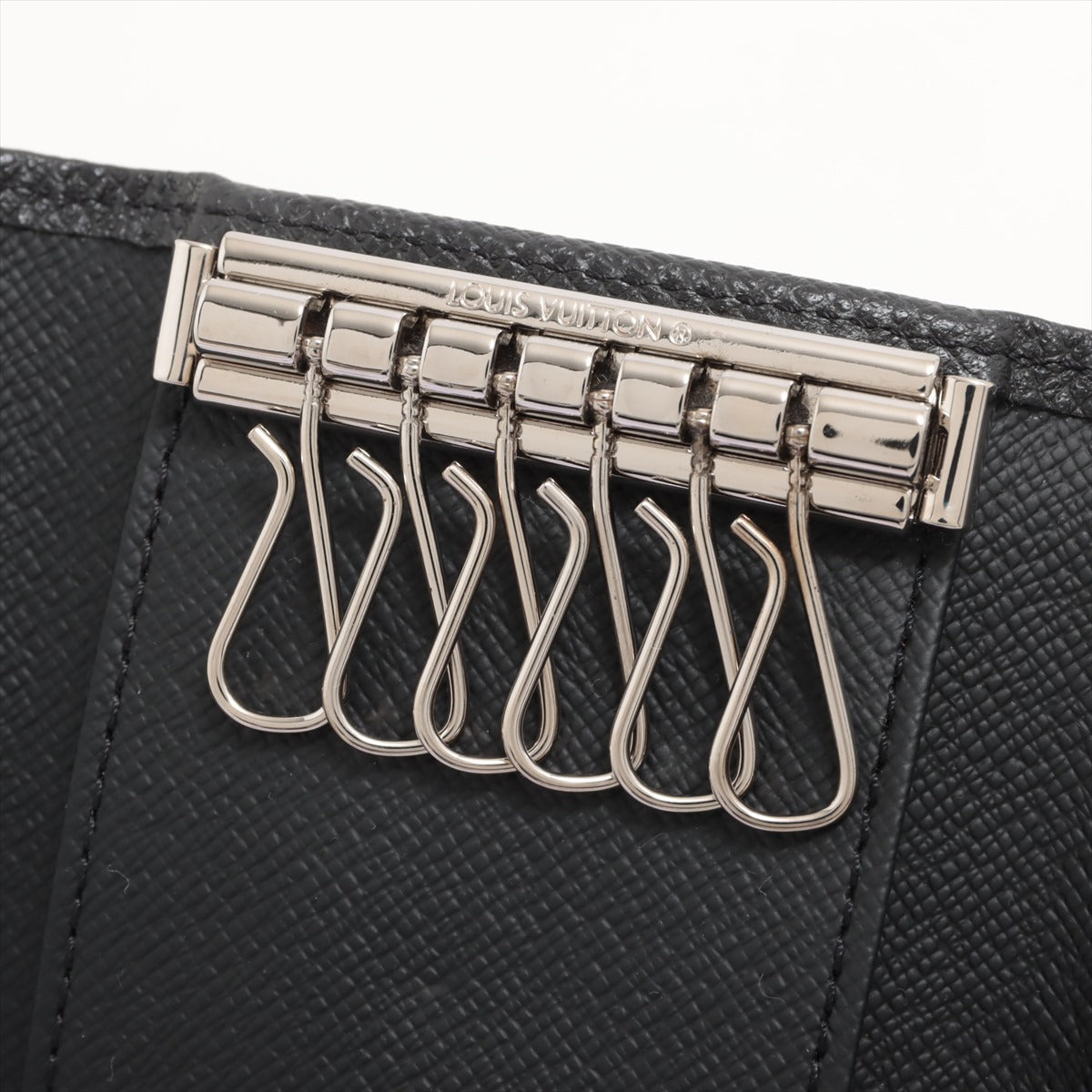 Louis Vuitton Taiga Multiclés 6 M30500 Noir Key case