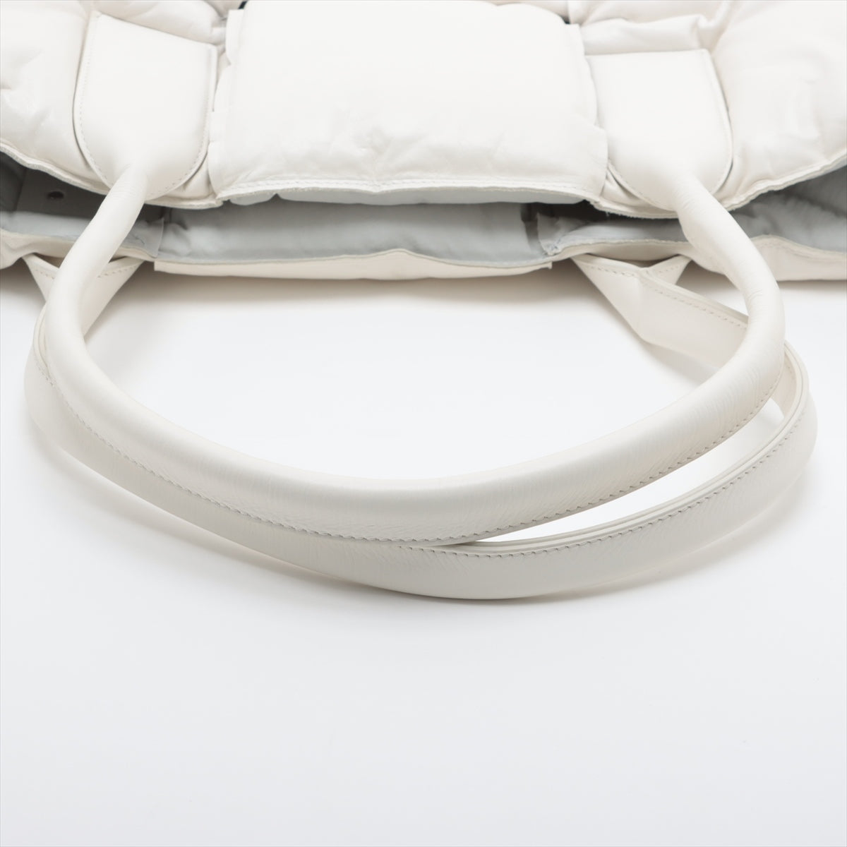 Bottega Veneta maxi intrecciato The Arco tote Leather Tote bag White
