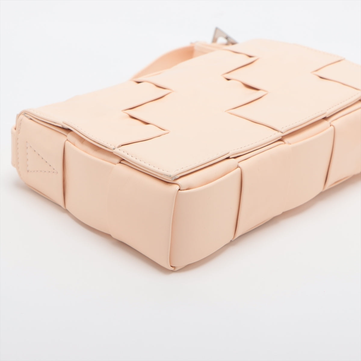 Bottega Veneta maxi intrecciato Cassette Leather Shoulder bag Beige