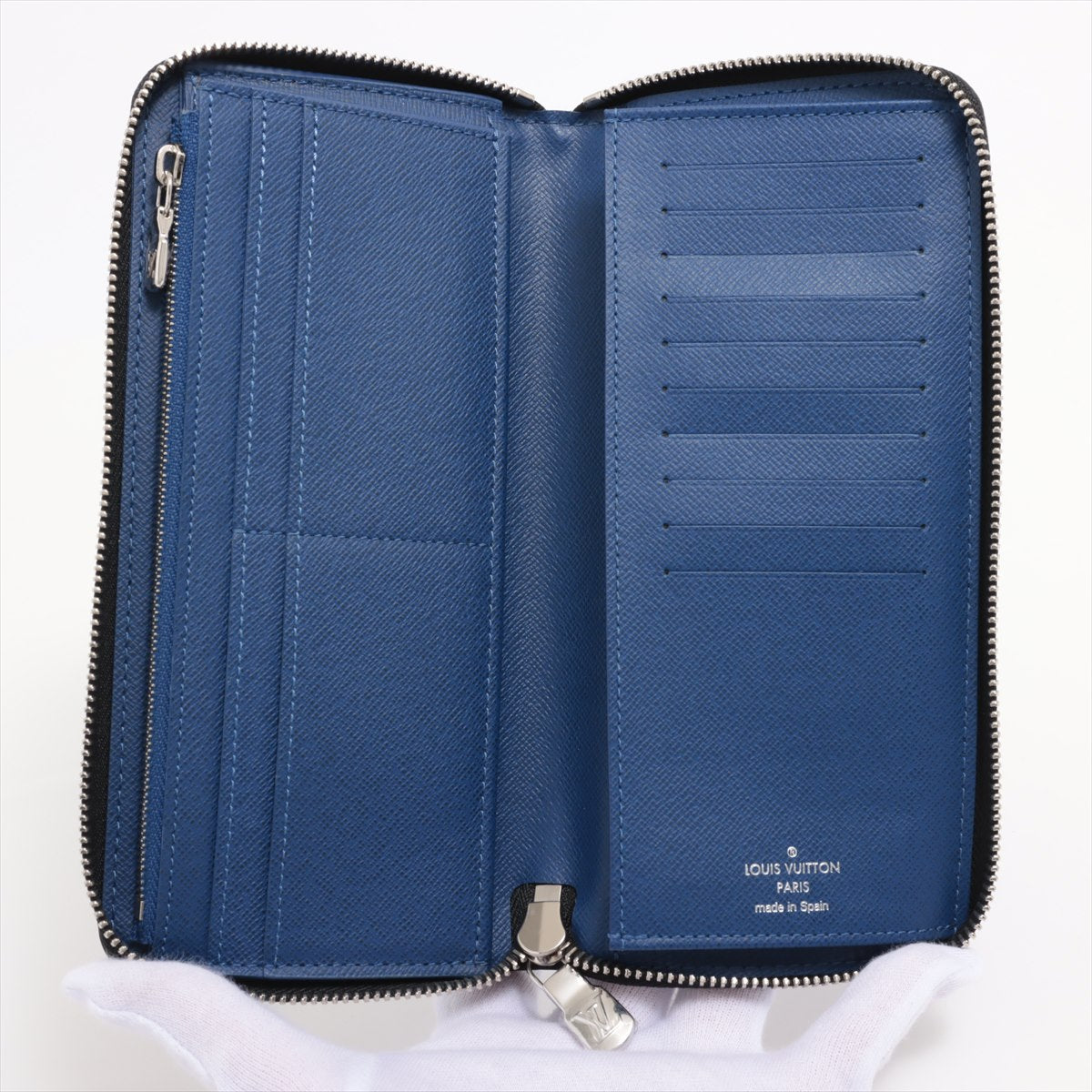 Louis Vuitton Taiga Llama Zippy wallet vertical M30447 Cobalt Round-Zip-Wallet responsive RFID