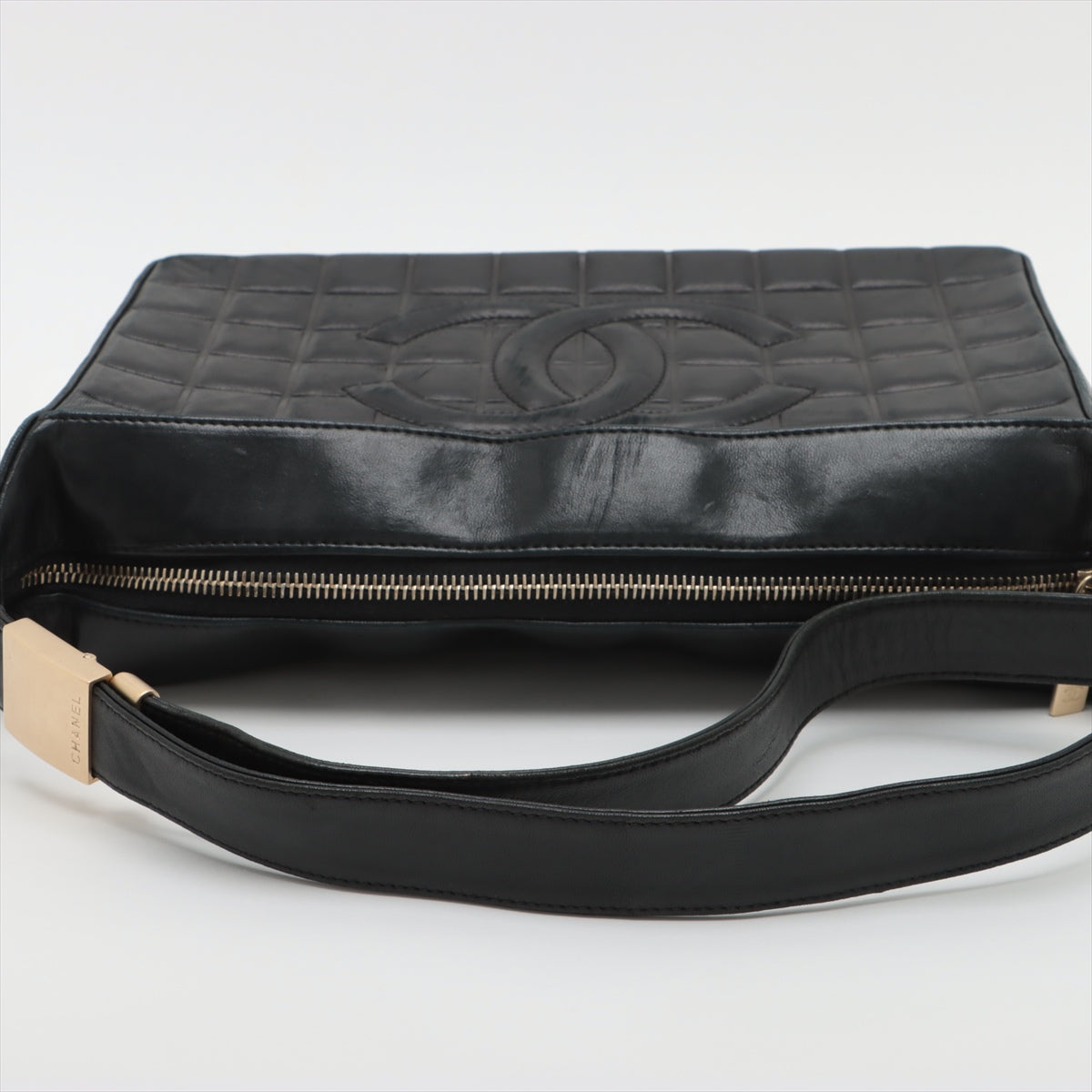Chanel Chocolate Bar Lambskin Shoulder bag Black Gold Metal fittings 7XXXXXX