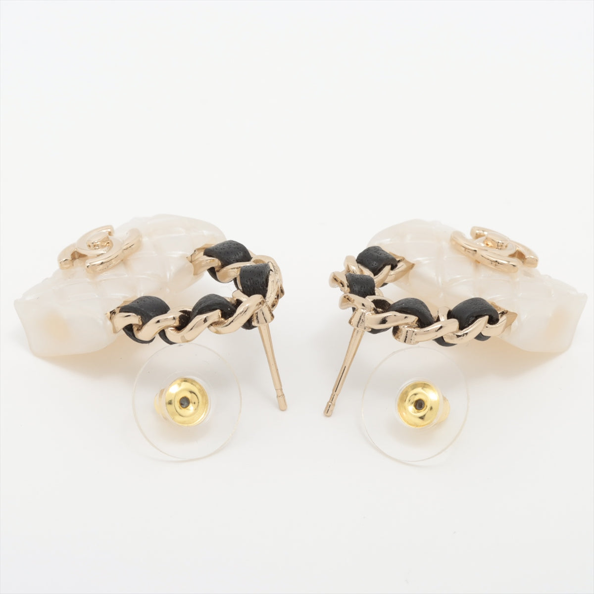 Chanel Matelasse B23C Piercing jewelry (for both ears) Resin x GP x leather White x gold Coco Mark Turnlock