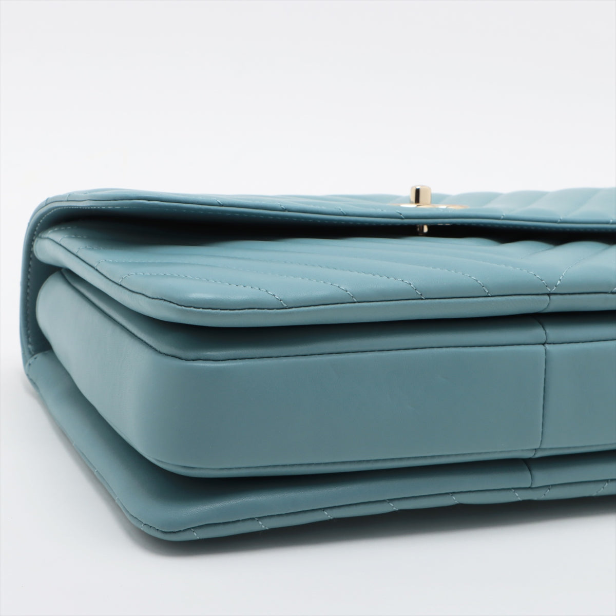 Chanel V Stitch Lambskin 2way handbag Blue Gold Metal fittings 25XXXXXX