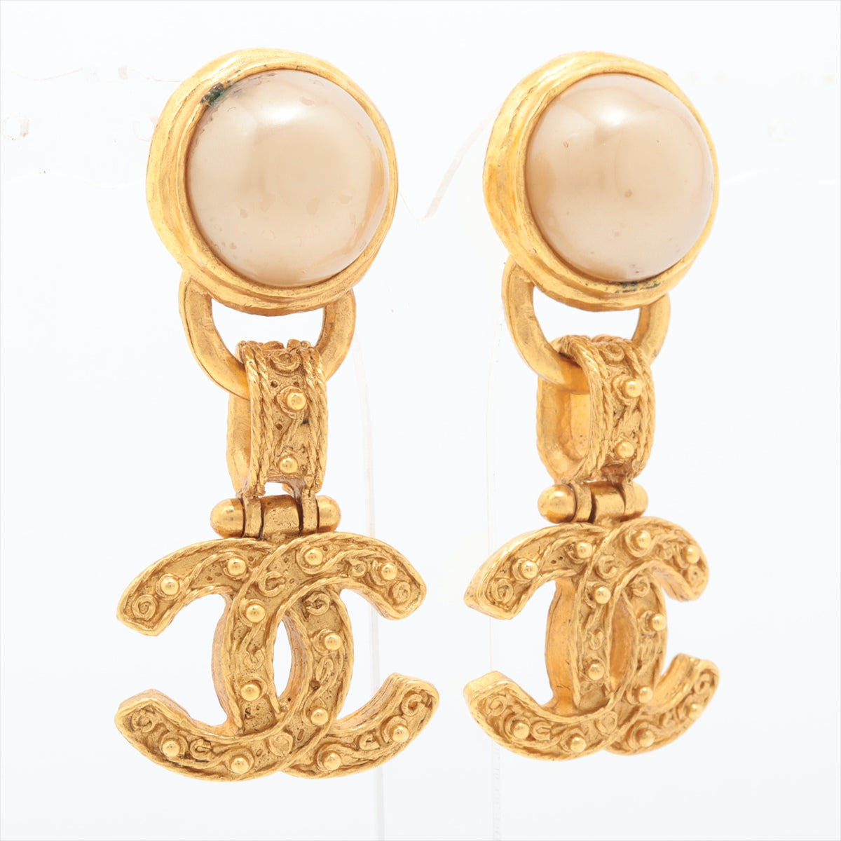 Chanel Coco Mark 94A  Earrings (for both ears) GP x Imitation pearl Gold
