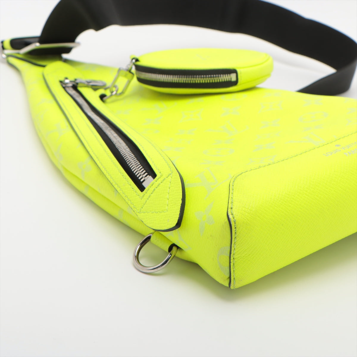Louis Vuitton Monogram Duo sling bag M30945