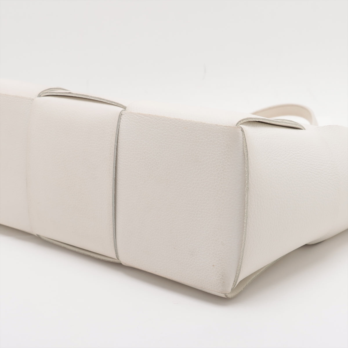 Bottega Veneta maxi intrecciato small The Arco Leather Tote bag White