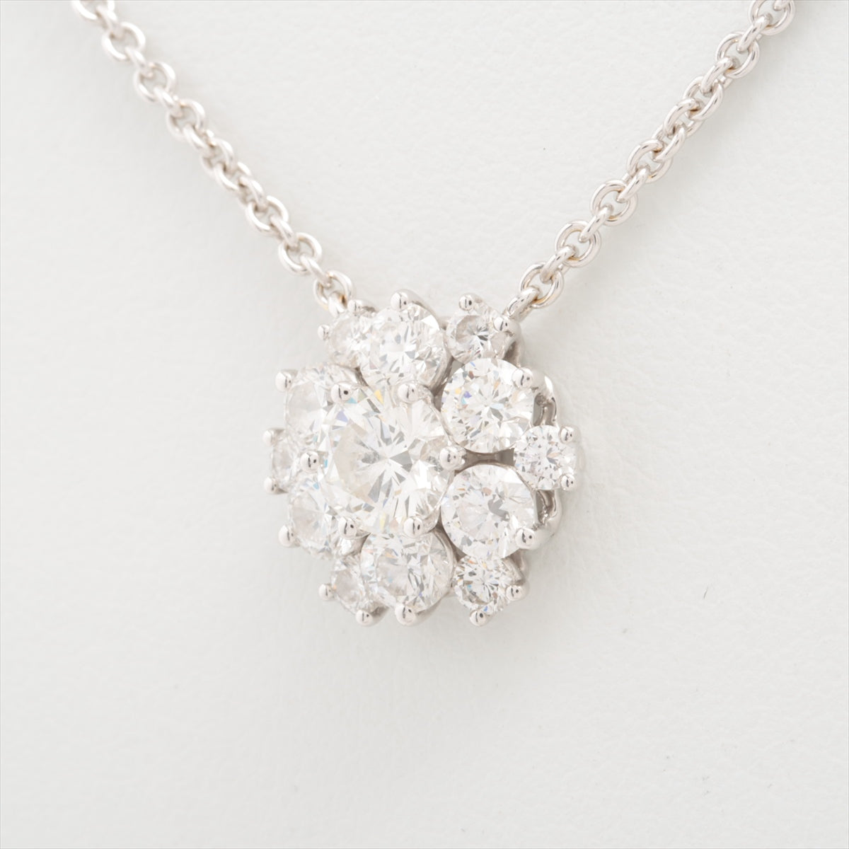 Graff diamond Necklace 750(WG) 6.1g