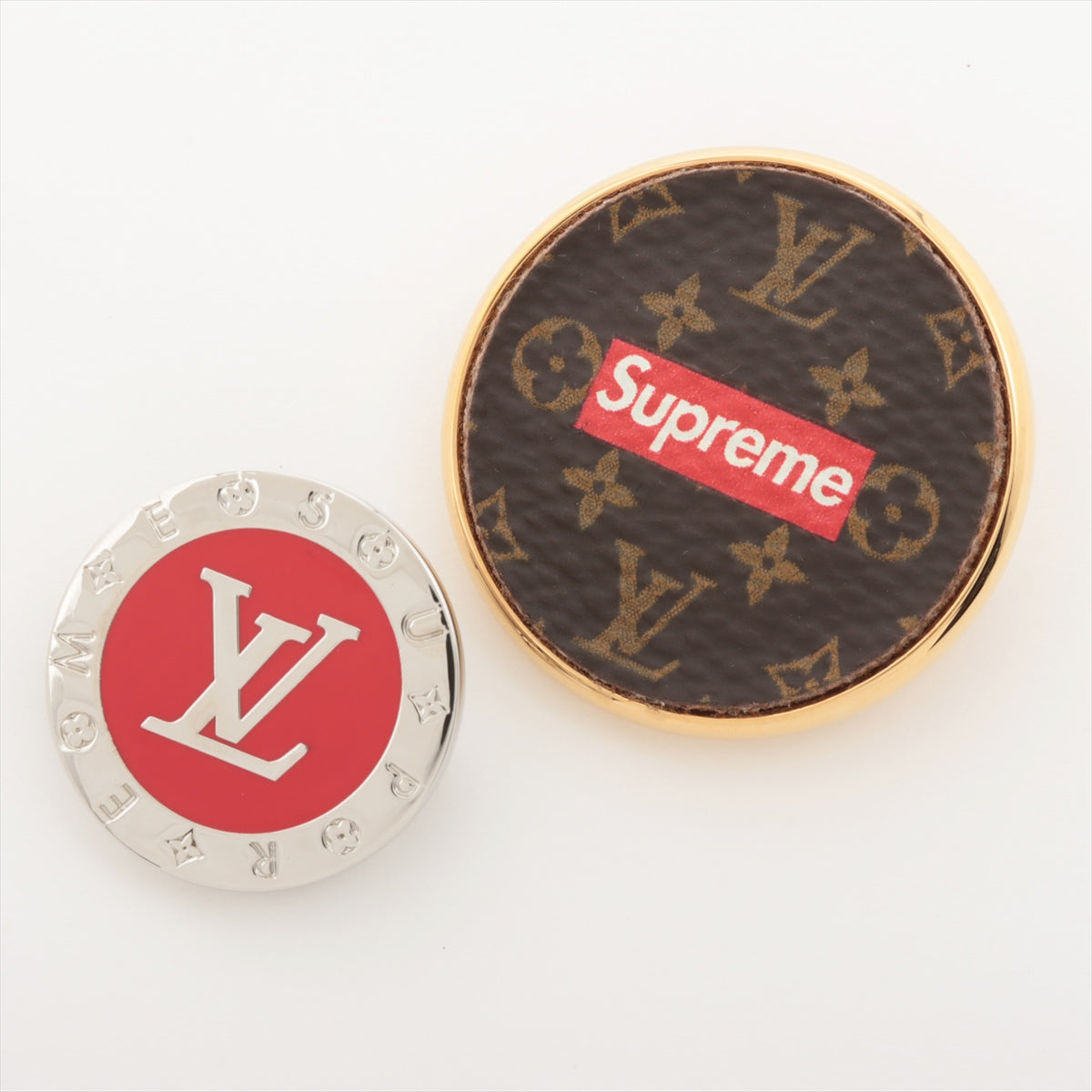 Louis Vuitton × Supreme MP2076 Box logo RM0157 Brooch GP×PVC Gold × Silver 2 piece set