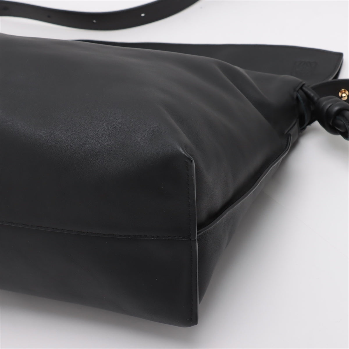 Loewe Flamenco Knot Leather Shoulder bag Black Shoulder, some external parts