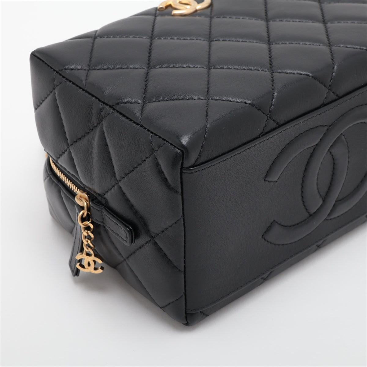 Chanel Matelasse Lambskin 2 Way Handbag mini bowling bag Black Gold Metal Fittings AS4202