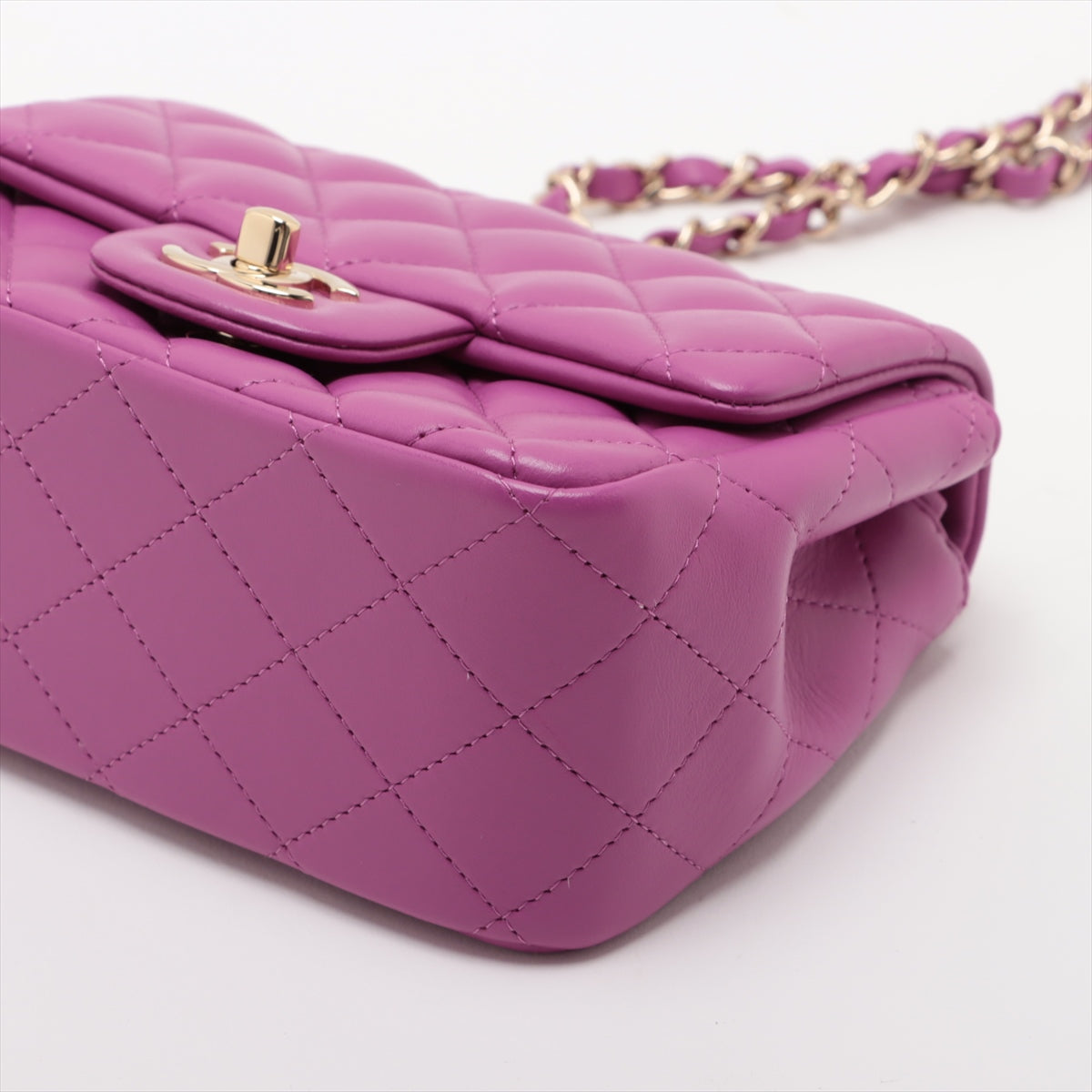 Chanel Mini Matelasse Lambskin Single flap single chain bag Purple Gold Metal fittings 30