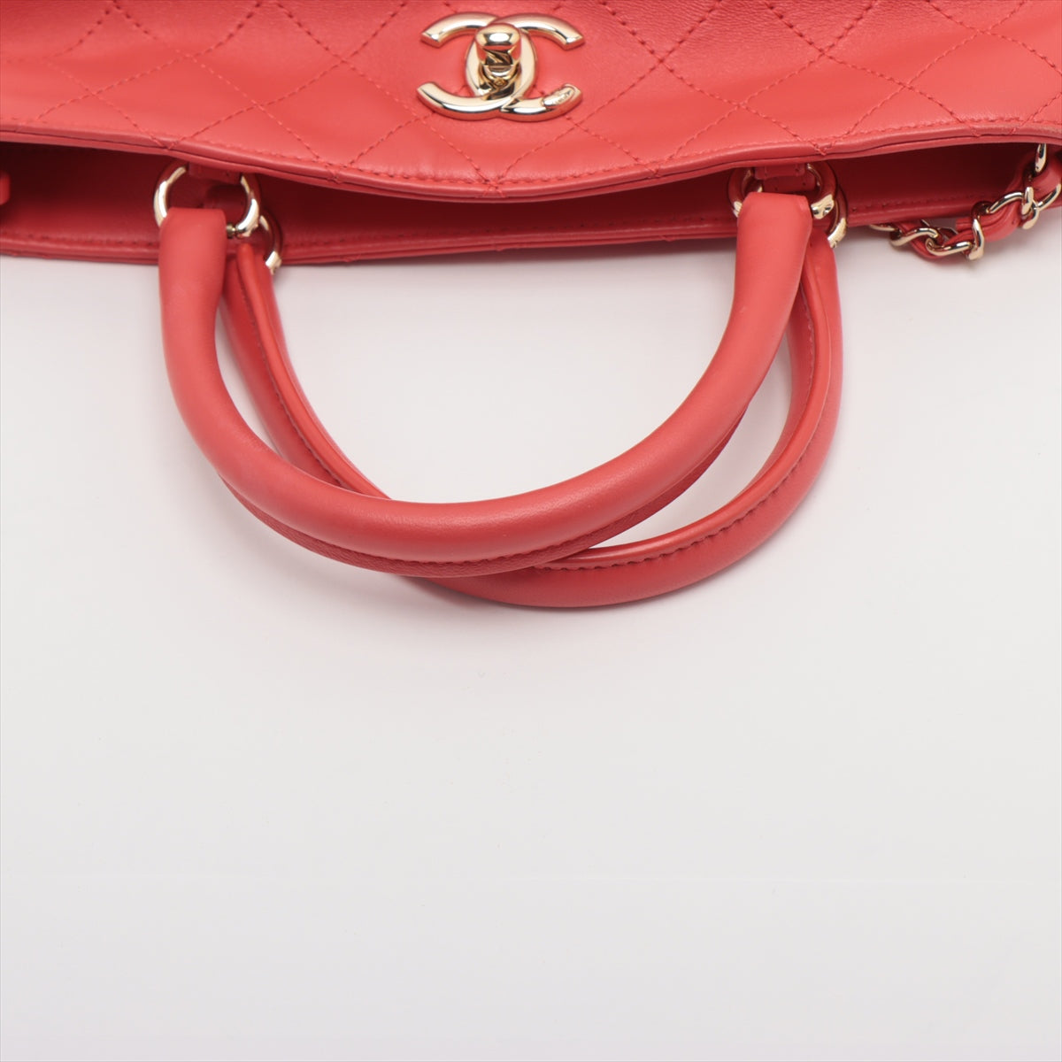 Chanel Matelasse Lambskin 2 Way Handbag Red Gold Metal Fittings 27th