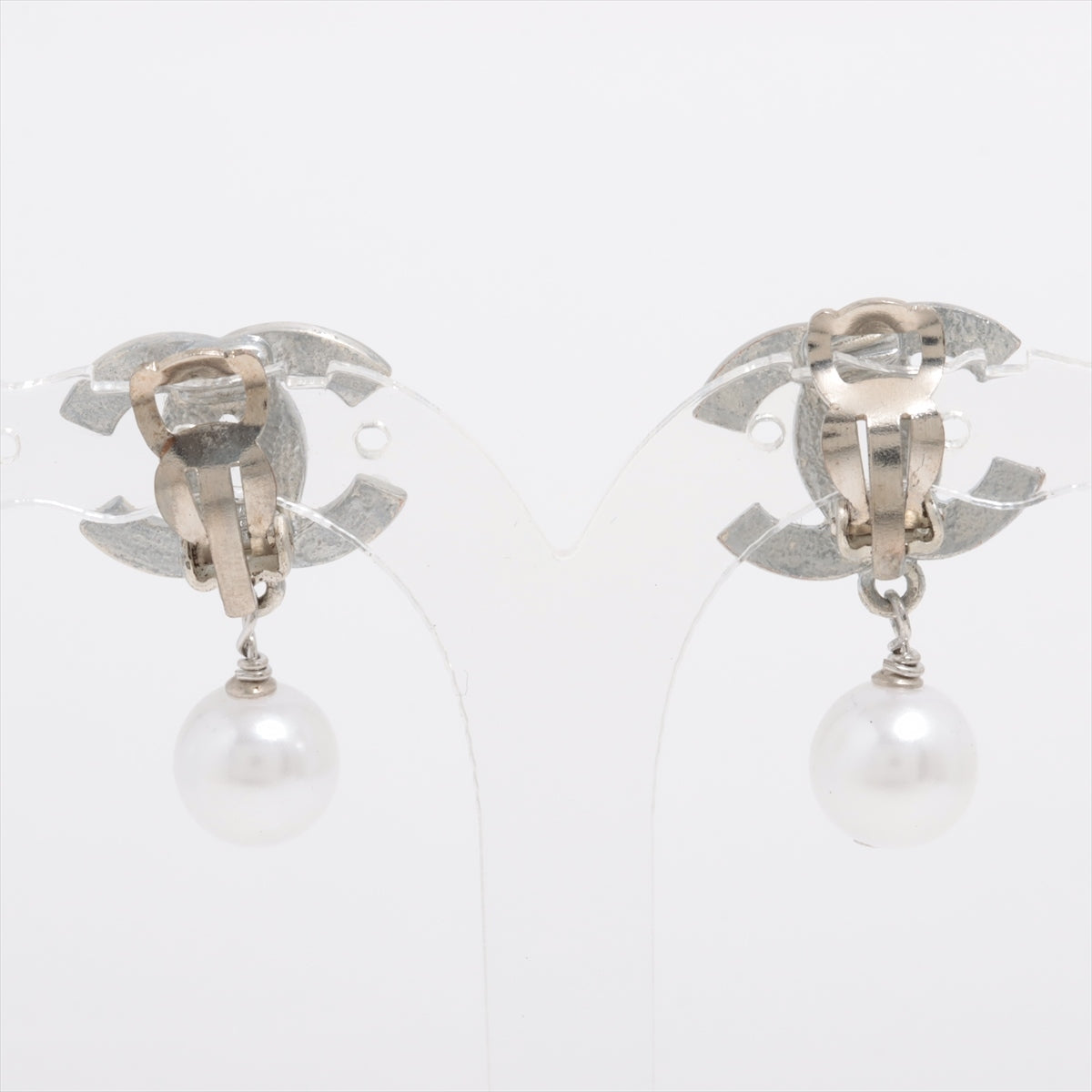 Chanel Coco Mark 03A Earrings (for both ears) GP x Imitation pearl Silver