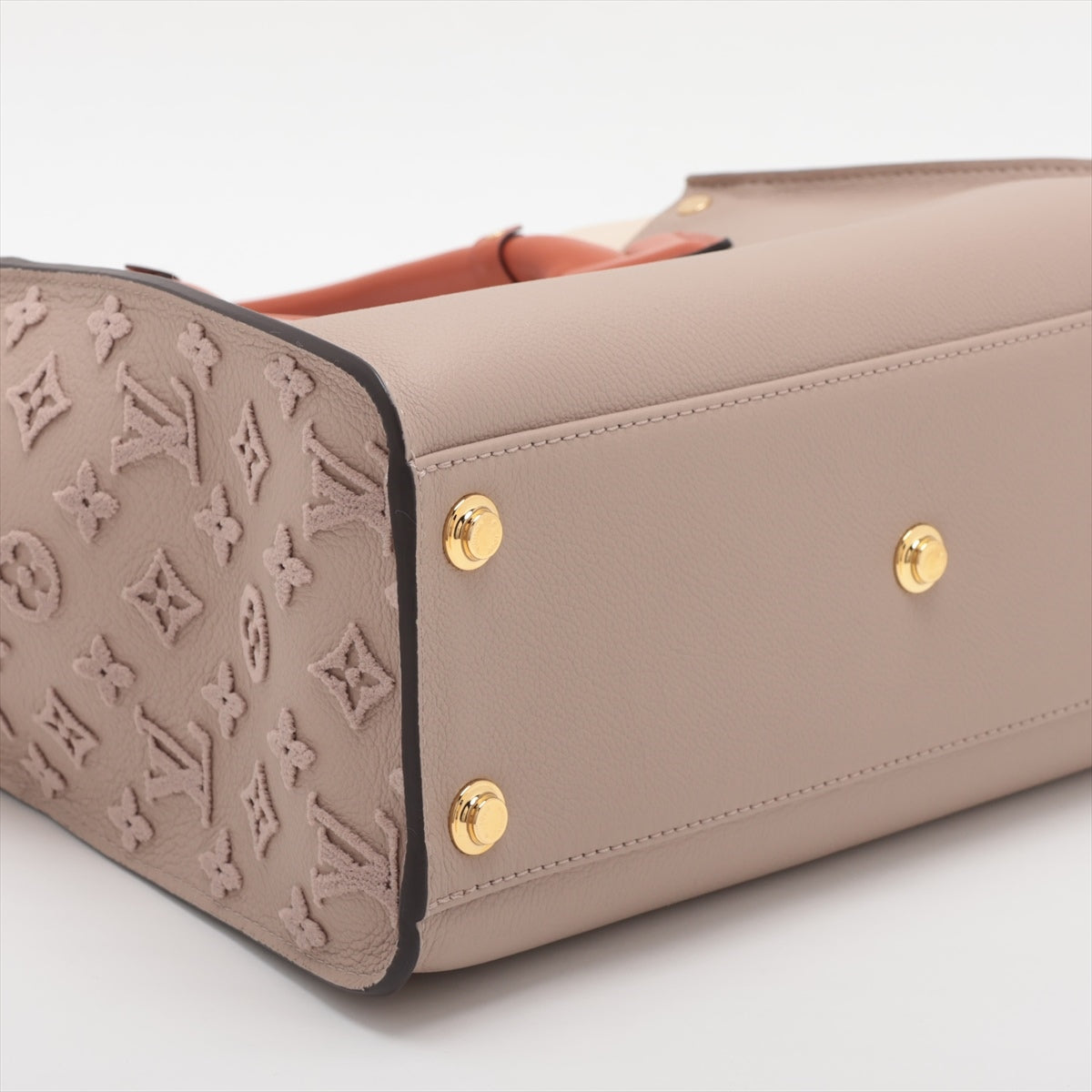 Louis Vuitton Monogram Tuffetage On My Side MM M53825 There was an RFID response