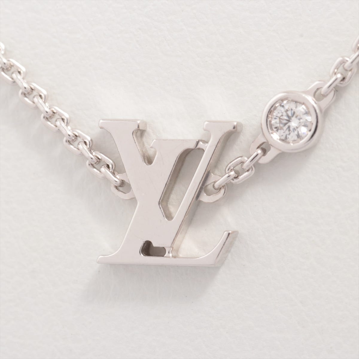 Louis Vuitton Pandantif Idylle Blossom LV diamond Necklace 750(WG) 4.5g