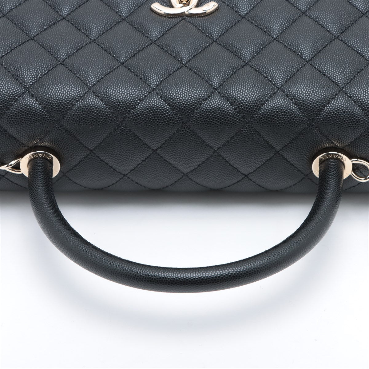 Chanel Coco Handle Caviarskin 2way handbag Matelasse Black Gold Metal fittings There is an IC chip