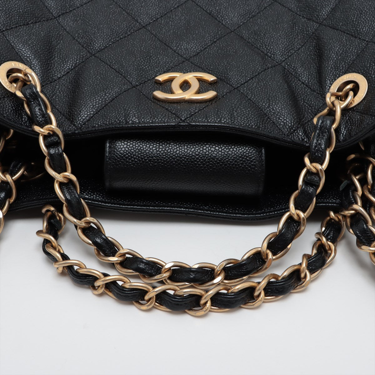 [Individual packaging] Chanel Matelasse Caviarskin Chain tote bag Black Gold Metal fittings G6LL12EA