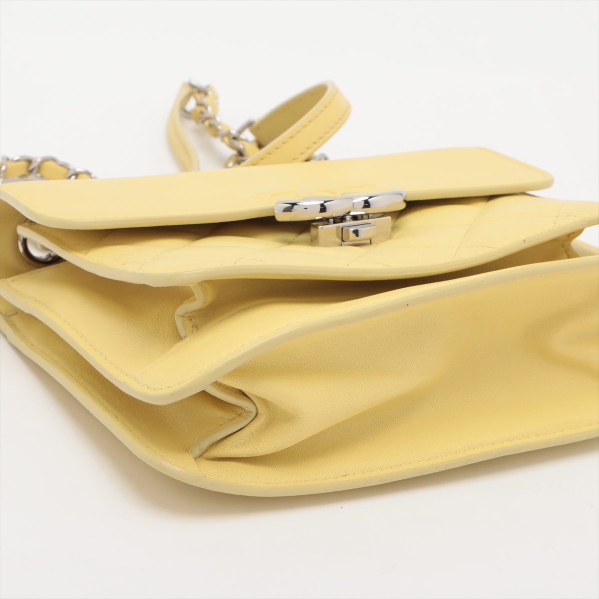 Chanel Matelasse Leather Single flap Double chain bag Yellow Silver Metal fittings 25441982