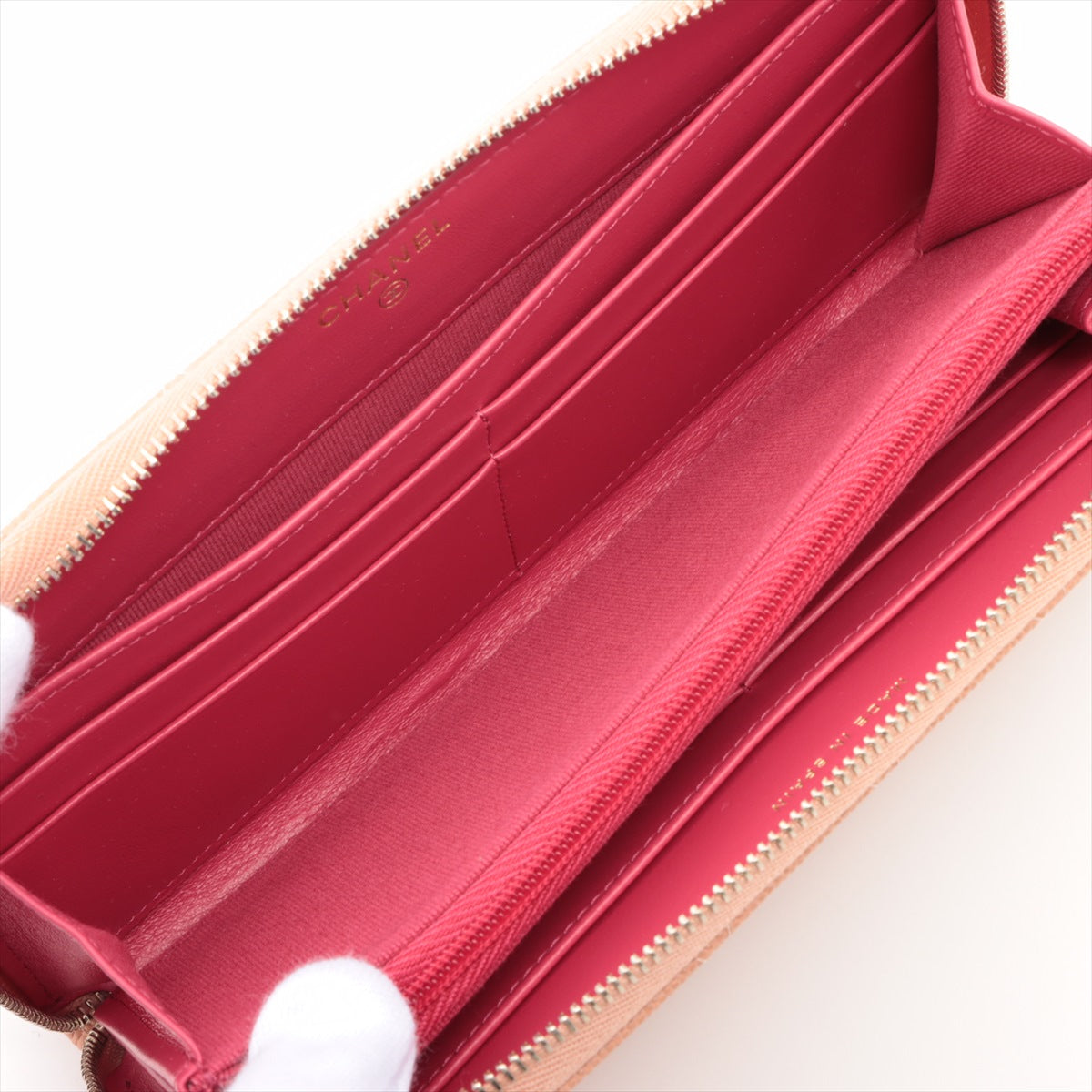 Chanel Matelasse Caviarskin Round-Zip-Wallet Pink random