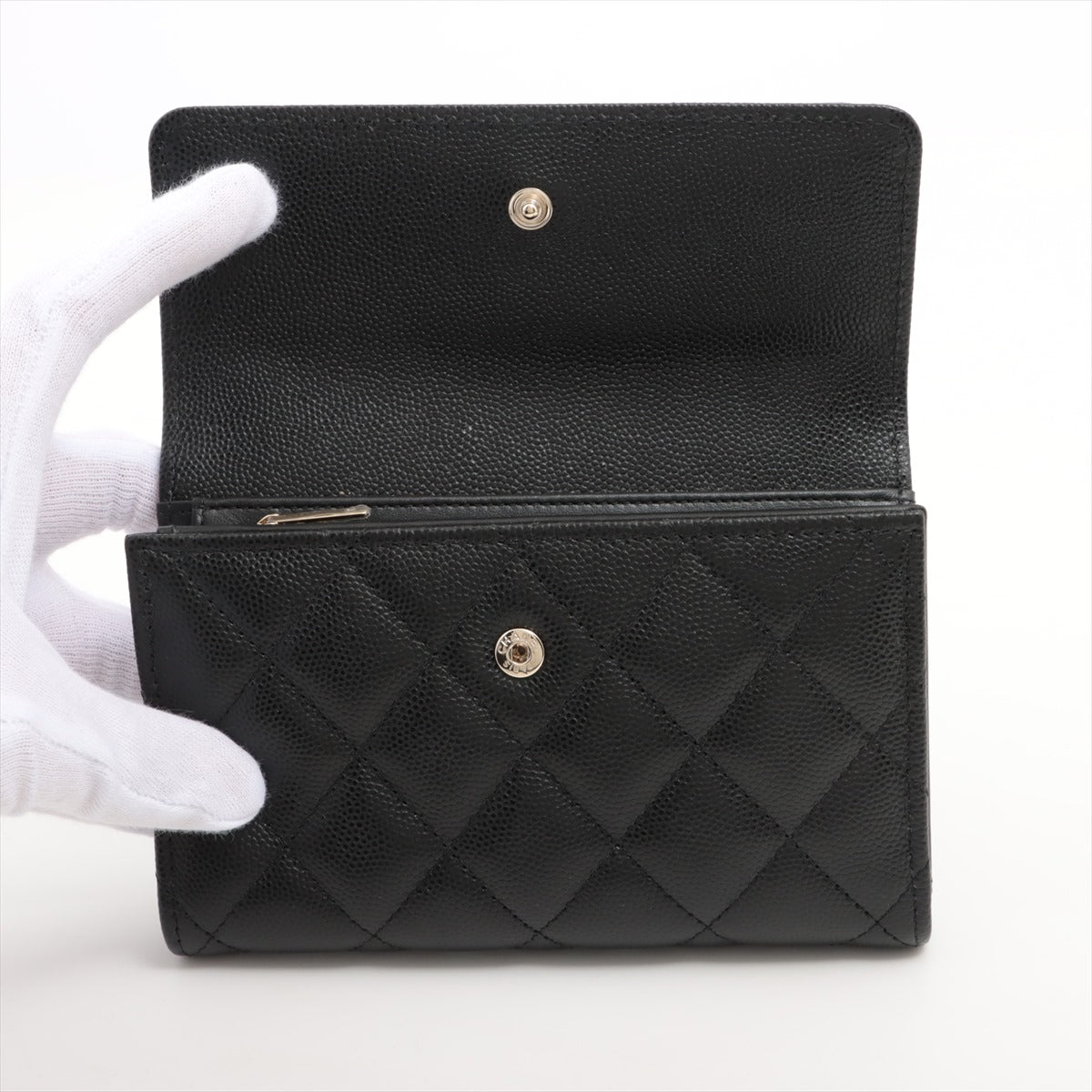 Chanel Matelasse Caviarskin Wallet Black Gold Metal fittings random