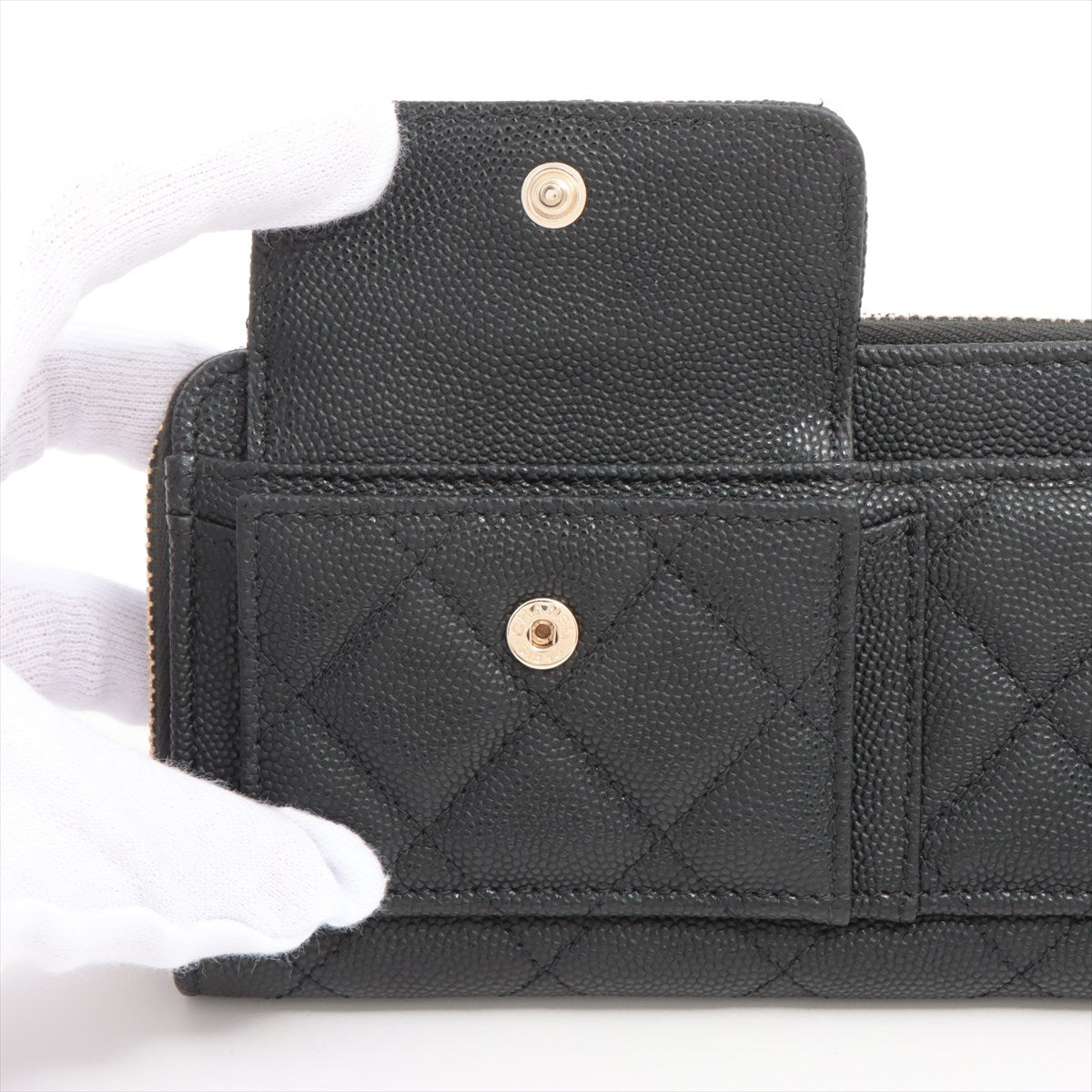 Chanel Matelasse Caviarskin Compact Wallet Black Gold Metal fittings 29th